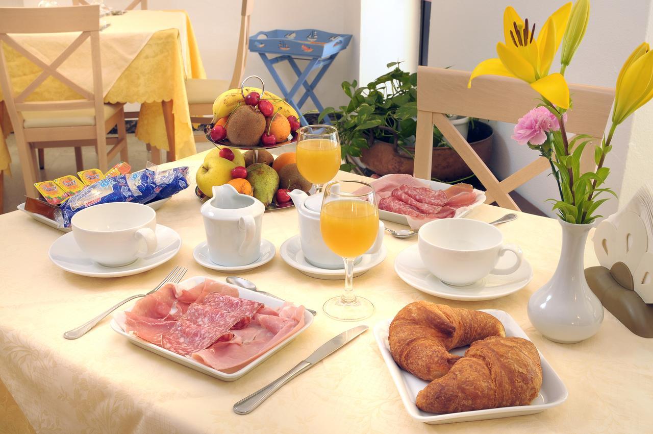 Hotel Gambone Finale Ligure Luaran gambar